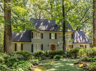 932 Guys Ct SW, Lilburn, GA 30047