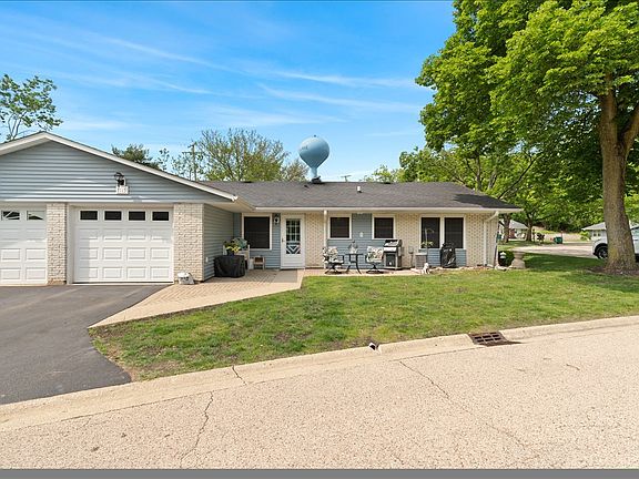 2nd image of 7115 Lexington Ln #169