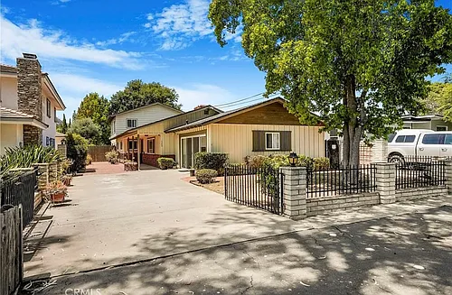 1300 Oak Ave Photo 1