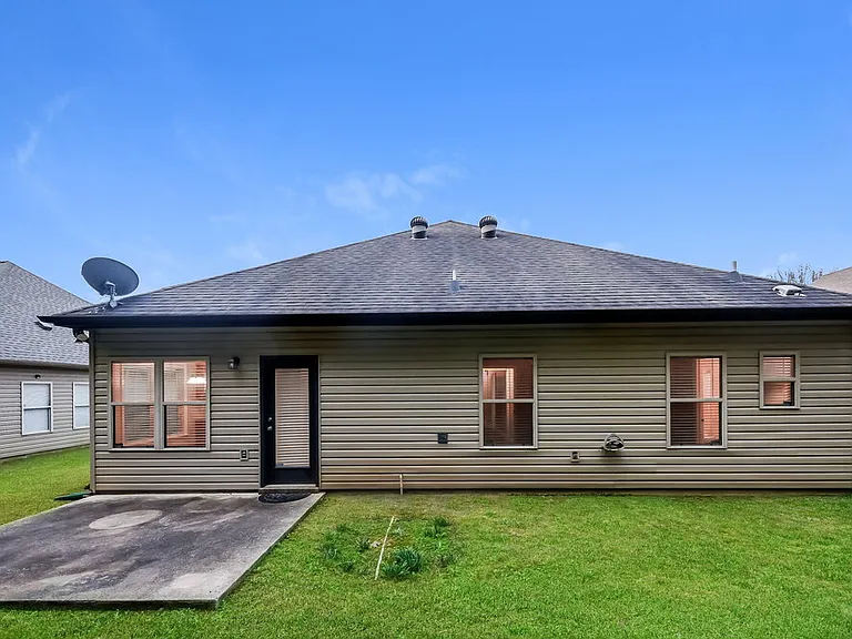 141 Stonebriar Dr — Photo 25