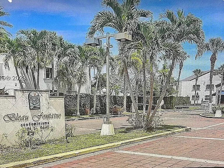 9425 Fontainebleau Blvd #103 — Photo 2