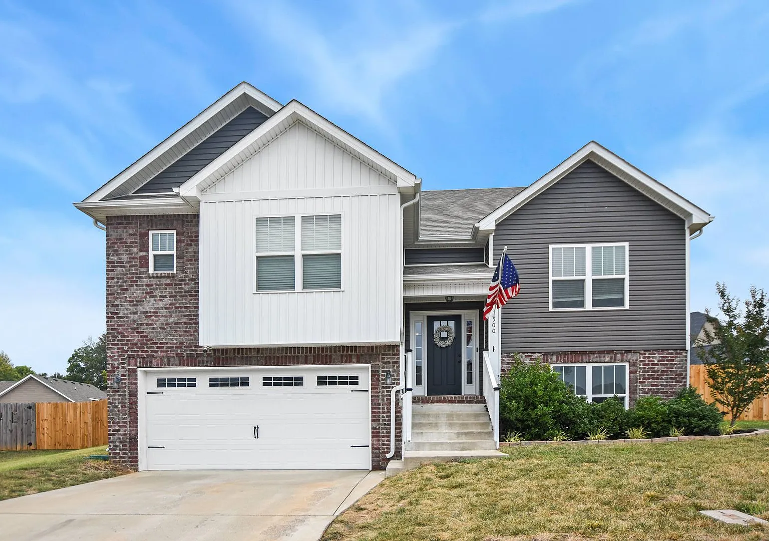 Pet Friendly Four Bedroom with Basement! — Photo 1
