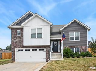 500 Macy Lynn Dr, Clarksville, TN 37042