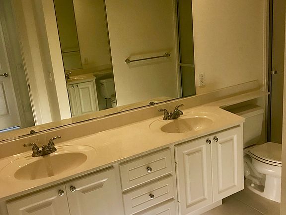 3rd image of 8573 SE Retreat Dr