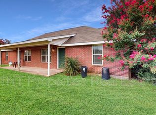 9834 Riskys Ranch Dr, College Station, TX 77845