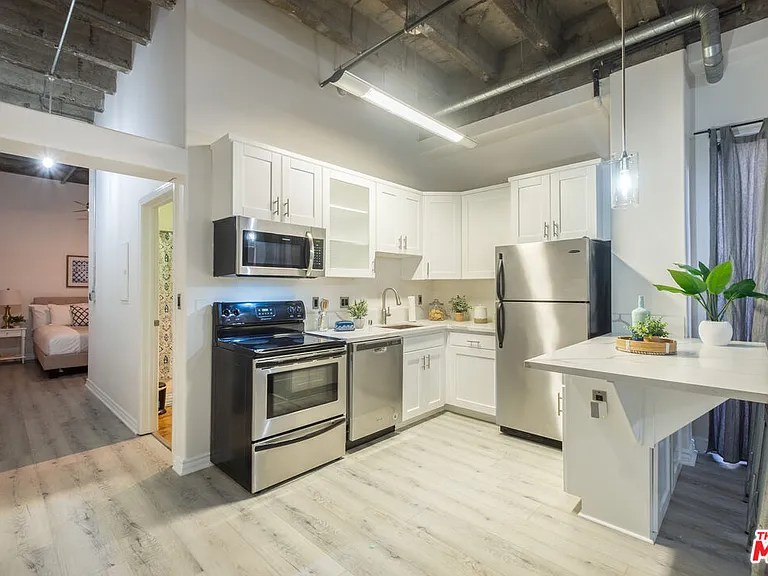 312 W 5th St #606 — Photo 9