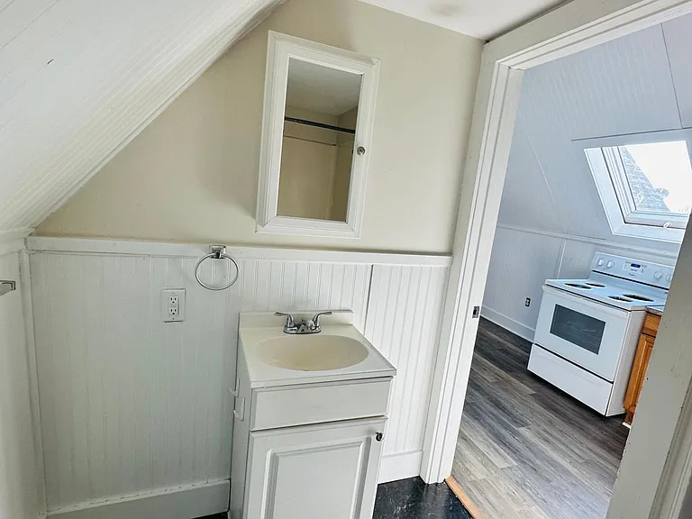 36 Wentworth St #3 — Photo 8