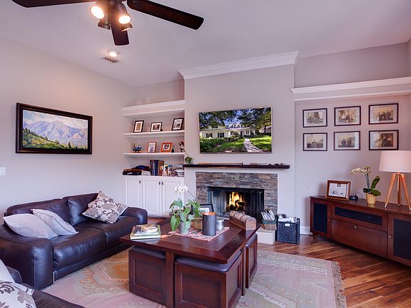 3rd image of 838 Brightwater Cir