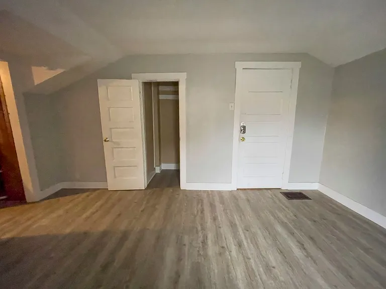 808 W Beechwood Ave — Photo 6