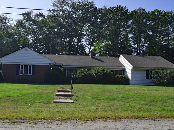 11 Oak Knoll Drive, Waterville, ME 04901