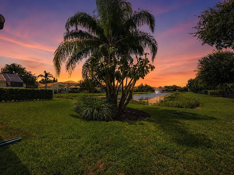 8895 Chestnut Ridge Way — Photo 43