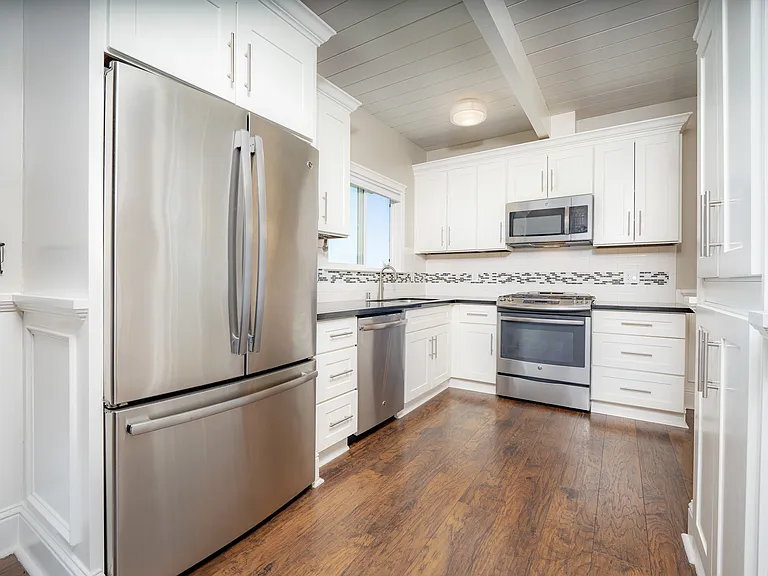 Aqua Terra 2 Bed, 2 Bath Kitchen Aqua Terra 2 Bed, 2 Bath Kitchen