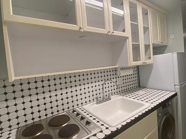 1550 Jefferson Ave #2A — Photo 10