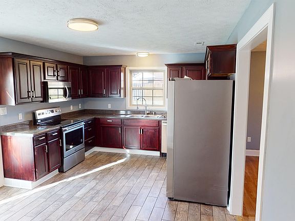 2nd image of 612 Scenic Hills Dr