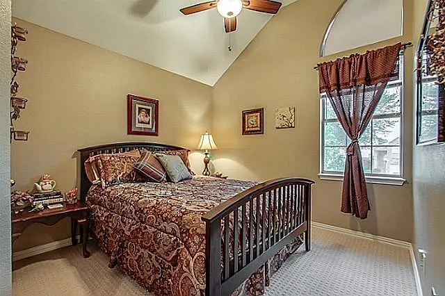 1109 Canoe Ln — Photo 10