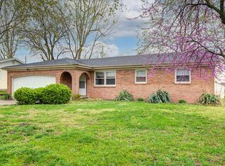 1522 S Saint Marys Ave, Springfield, MO 65804