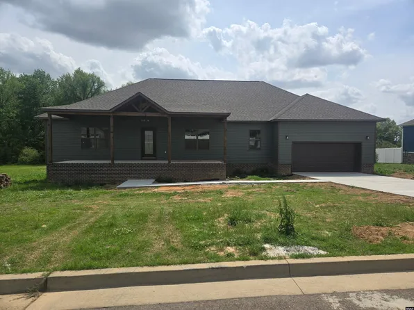 221 Wilma Dr, Union City, TN 38261