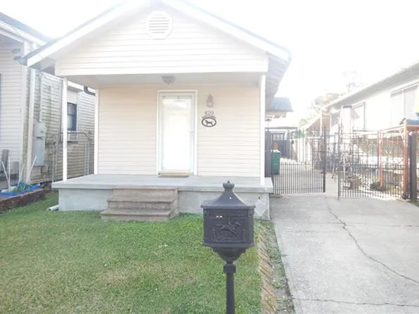 420 Fairmont St, Harvey, LA 70058