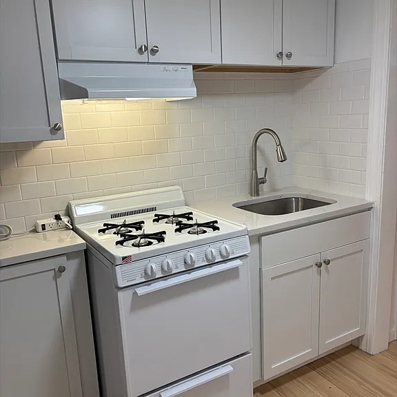 3 Fairfield St #1 — Photo 4