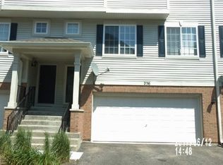 256 Evergreen Cir, Gilberts, IL 60136