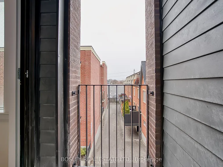 41 River St #22 — Photo 18