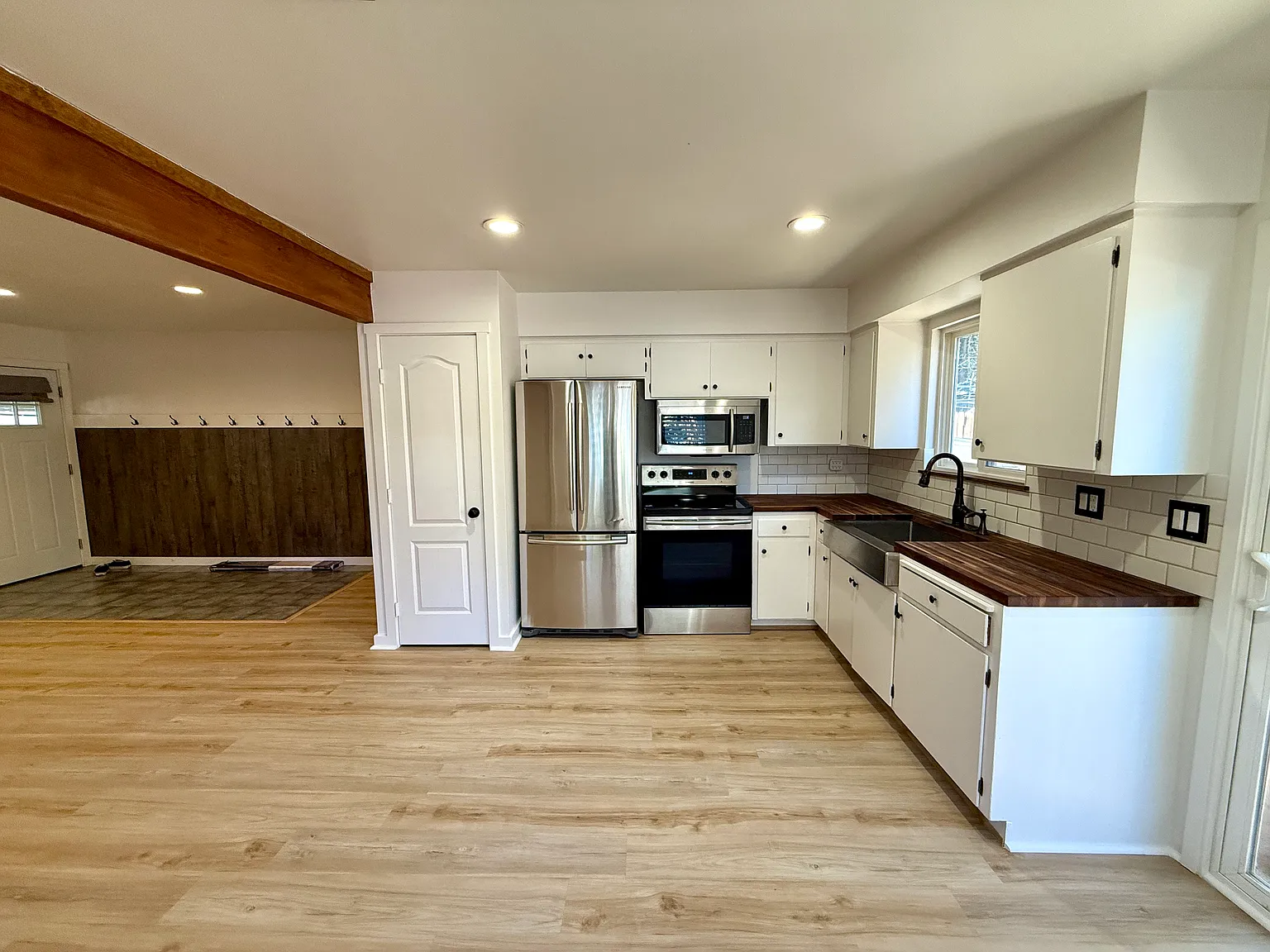 2 bed, 850 sqft, $2,500 — Photo 4