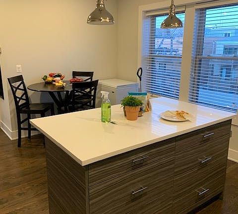 3rd image of 3921 N Janssen Ave #2M