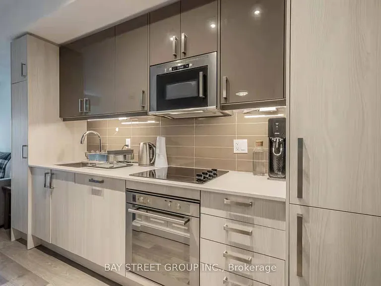77 Mutual St #801 — Photo 5