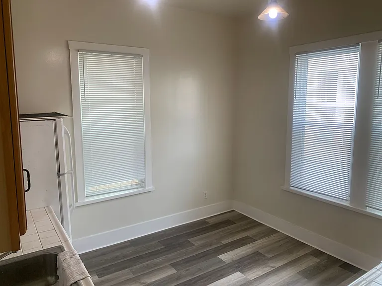 4370 Mission St — Photo 3