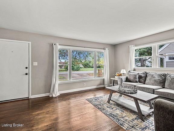 4th image of 2645 Gardiner Ln