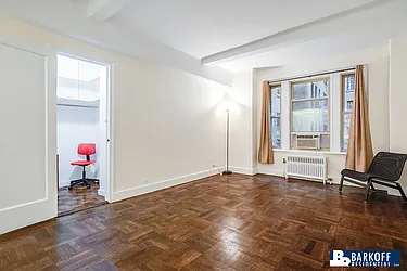 Rented by Barkoff Residential 