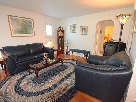 3rd image of 66 Parkhurst Blvd