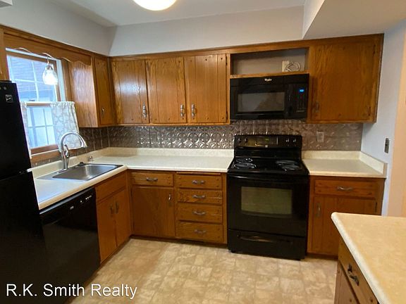 2nd image of 2526 W Memorial Dr