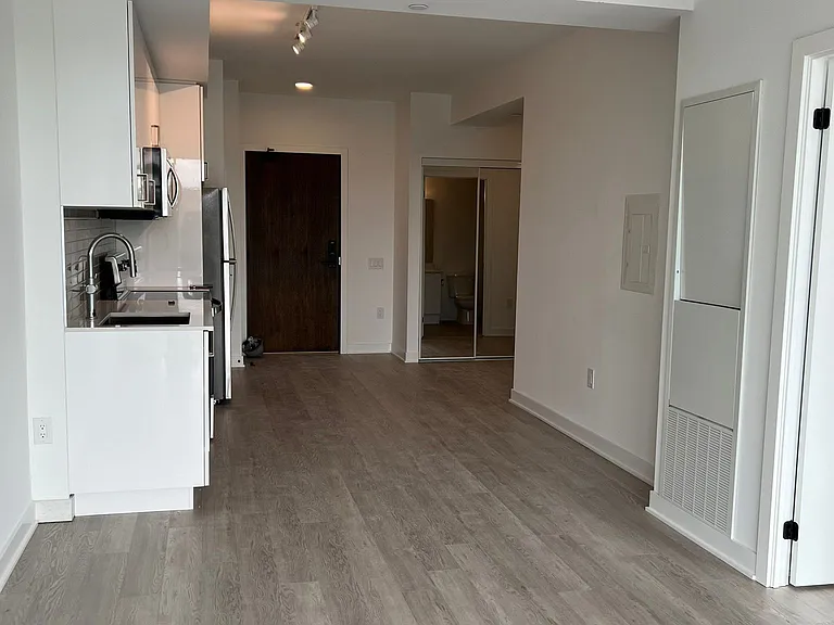2782 Barton St E #702 — Photo 6