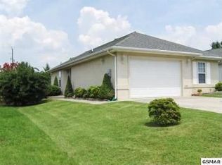 2016 Rivershore Ln, Sevierville, TN 37876