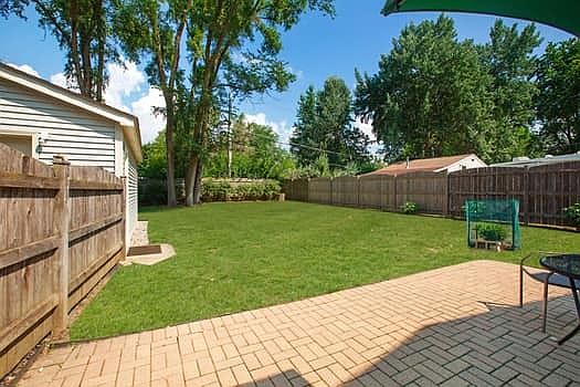 5th image of 318 Elmwood Ln