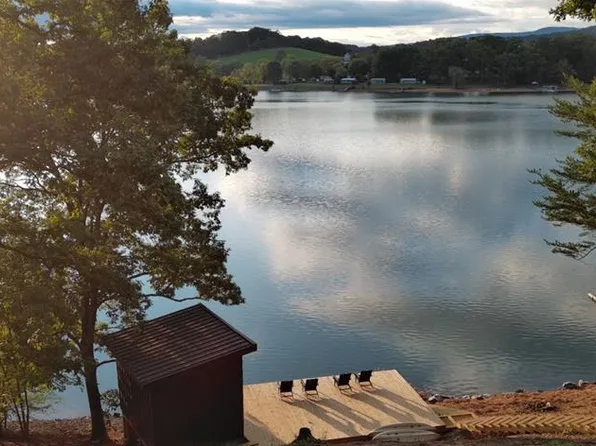 3 Lake Breeze Acres, Hayesville, NC 28904