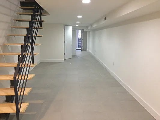 Rented by Premier Metro Realty Corp | media 20