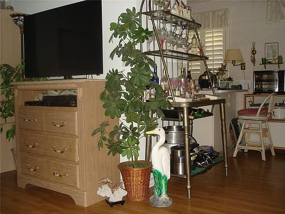5th image of 3 Vista Palm Ln