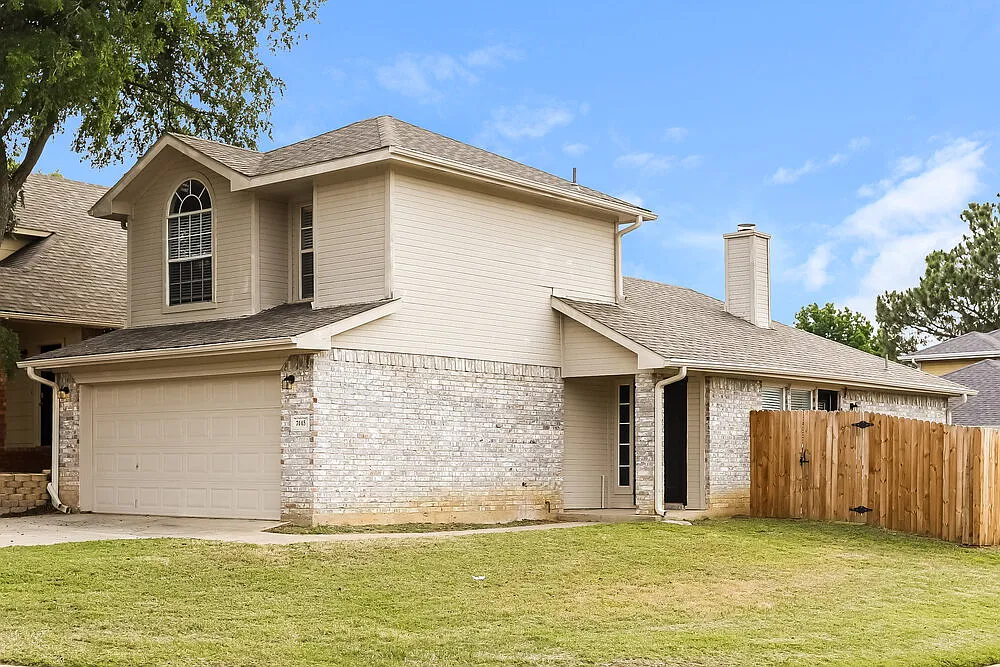 3 bed, 2.0 bath, 1253 sqft, $1,905 — Photo 4