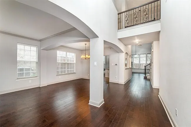 4 bed, 3.5 bath, 2971 sqft, $3,700 — Photo 3