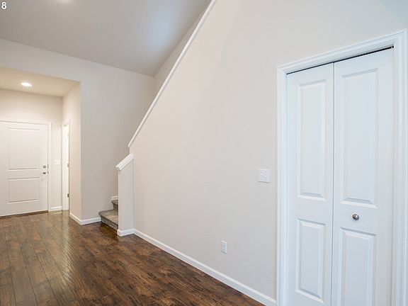 5th image of 11909 NE 103rd St