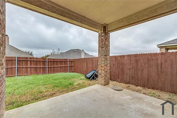 4 bed, 1858 sqft, $2,800 — Photo 4