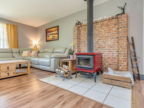 5th image of 252 Eves Rd