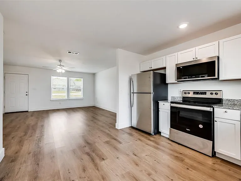 114 Lynn Ct #200 — Photo 12