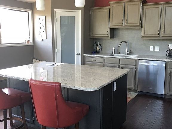 3rd image of 835 SE Meadow Vale Dr