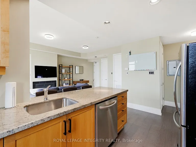 420 Berkley Ave #802 — Photo 11