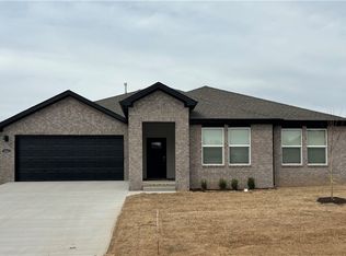 1062 Vista Ave, Prairie Grove, AR 72753