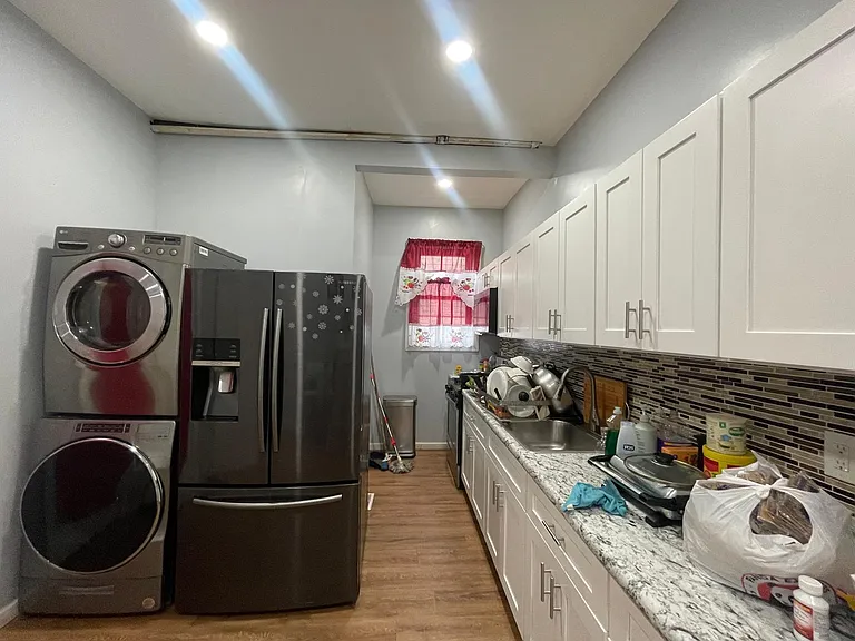 154 Autumn St #1 — Photo 5