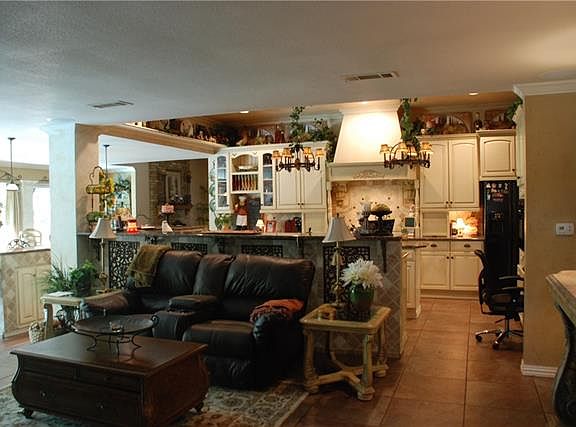 5th image of 2214 Canyonwood Dr